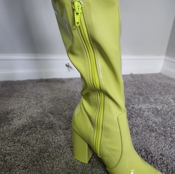 Current Mood Neon Yellow Pleather Thigh Hi Chunky Heel Zip GoGo Boots S 8M NWOB - Picture 5 of 12
